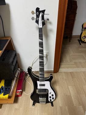 Rickenbacker 4003 Made in china