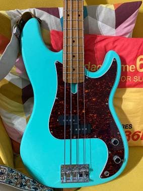 Sire Precision P5 upgrade EMG pick-up Scambio
