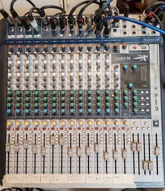 Soundcraft Signature 16