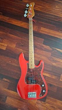 Sire Marcus Miller P5 Red (Alder Body / Roasted Maple)