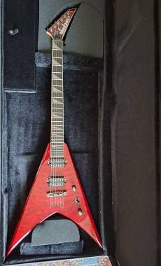 Jackson KVTQ Transparent Red Pro Series King V
