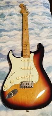 Fender Stratocaster player plus mancina lefty left handed