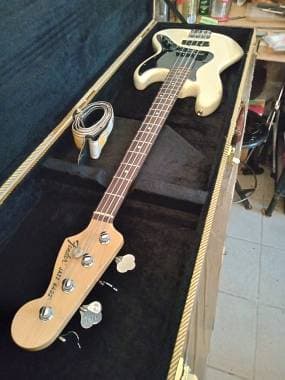 JAZZ BASS FENDER AMERICAN SPECIAL 2013 VINTAGE WHITE