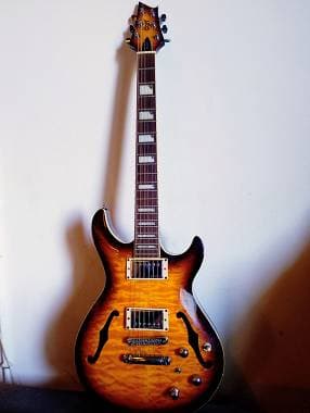 Cort M-Custom 2011 + custodia rigida