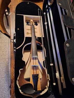 Yamaha YEV104 NT natural