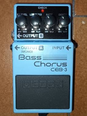 Boss CEB3 Bass Chorus, adatto anche alla chitarra (vendo, o scambio o permuto)