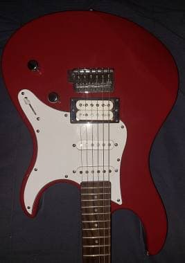 Yamaha Pacifica 112v