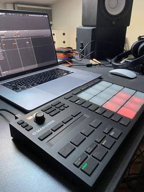 Native Instruments Maschine Mikro MK3 + scatola e cavo originali