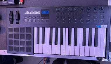 Alesis VI25