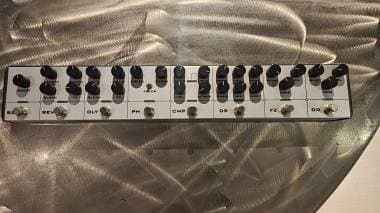 FKT AUDIO Pedaliera Multieffetto