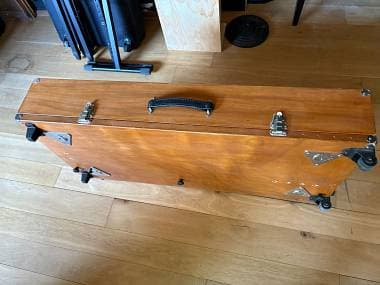 PEDALIERA PEDALBOARD FLIGHT CASE LEGNO CON RUOTE MANIGLIA E GAMBE