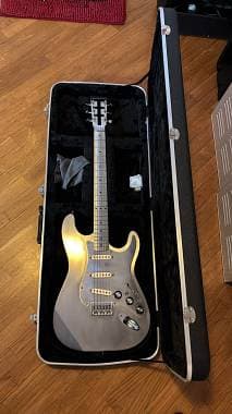 TTTides Pajo Stratocaster ( fender )