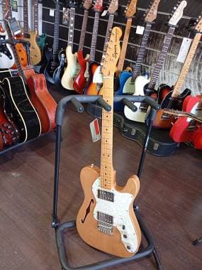 Squier Classic Vibe 70s Telecaster Thinline MN Natural con custodia fender