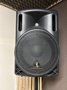 Behringer 212A