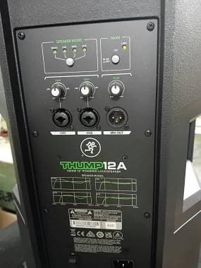 Impianto PA completo DJ: 2x Mackie Thump12A + sub Behringer VQ1800D + stativi