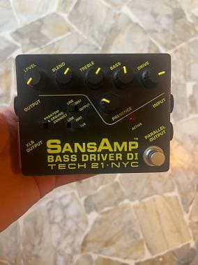 Tech 21 Samsamp bass driver DI V1