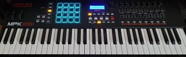 Akai MPK261 Tastiera Master / Controller midi + borsa, alimentatore e sped.