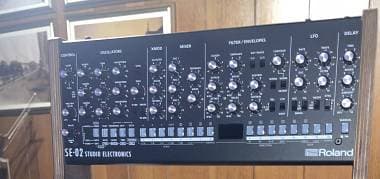 Roland SE-02