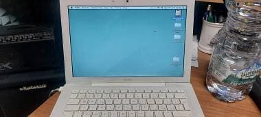 Apple Apple MacBook 13 2,4 GHZ Intel Core 2 Duo