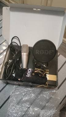 RODE NT2-a kit con anti pop e tre piedi