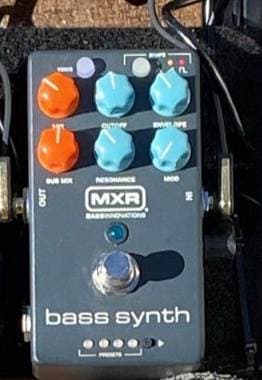 MXR mb301 bass synt