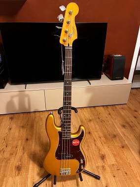 Squier Precision special edition aztec gold