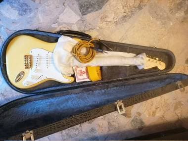 Eko S300 (imitazione Fender Stratocaster)