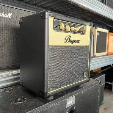 BUGERA - INFINIUM V5 COMBO