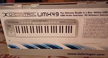 BEHRINGER UMX49 MIDI CONTROLLER