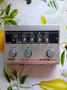 ROLAND UA-4fx