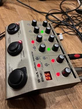 Boss acoustic singer ve-8 vendo con scatola e alimentatore