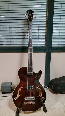 Basso Ibanez Artcore