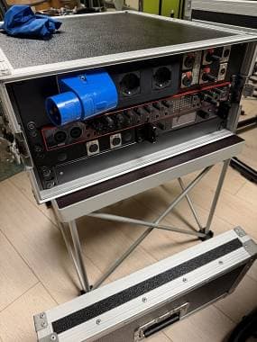 FLIGHT CASE CON SENNHEISER G4 E SCHEDA AUDIO SCARLETT 18i20 USB C - THUNDERBOLT
