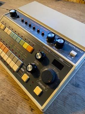 Roland CR 8000 vintage drum machine
