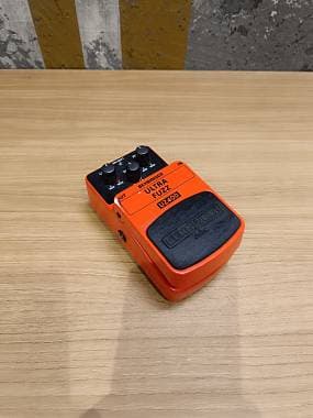 Behringer Ultra Fuzz UZ400