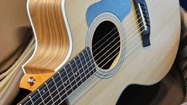 TAYLOR 214ce NATURAL MAI SUONATA con ES2 SETUP INCLUSO