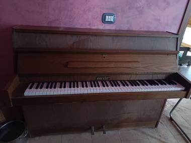 Vendo pianoforte uso studio
