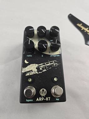 Walrus Audio Arp 87