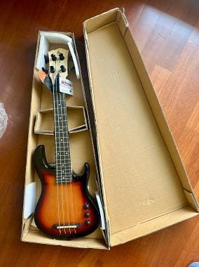 Harley Benton Solid UkeBass SB Garanzia 24 mesi + LaBella flat - spediz. incl.