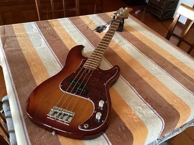 Marcus Miller P5 custom immacolato