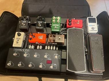 Pedaliera analogica per chitarra elettrica