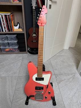 Reani Guitars Bellagio - mastery bridge