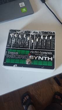 Electro Harmonix Micro synth bass