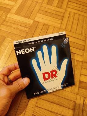 DR Strings Neon white 45-125