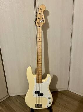 Squier by Fender Precision 1994