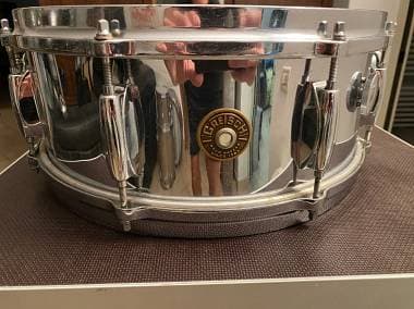 Gretsch G4160 Chrome over brass round badge