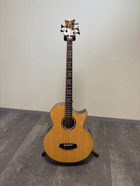 Ortega KTSM-5 basso acustico 5 corde Ken Taylor Signature