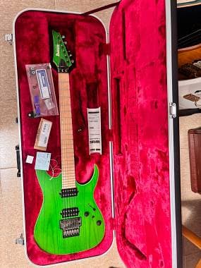 Ibanez RGR5220M-tfg prestige 2019 made in Japan (Custodia e accessori)
