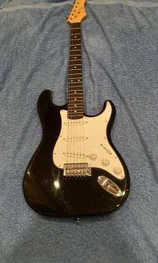 Vendo/scambio un kit completo Chitarra elettrica + amplificatore della Eko