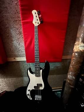 Eko VPB-100 Black LH mancino